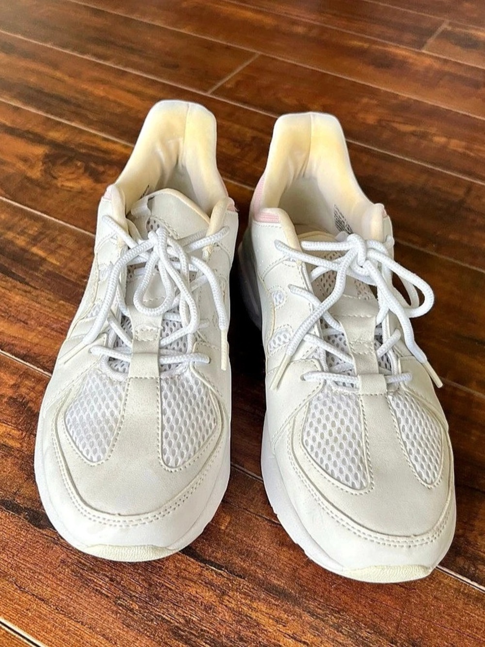 Fabletics Chunky Lifestyle Sneaker Women's White & Pink US 7.5